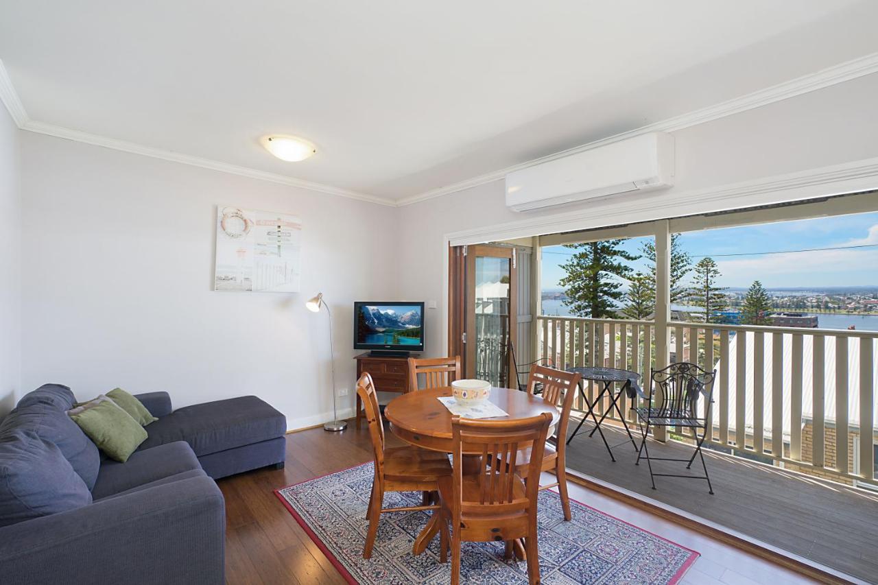 Newcastle Short Stay Accommodation - Vista Apartment Buitenkant foto