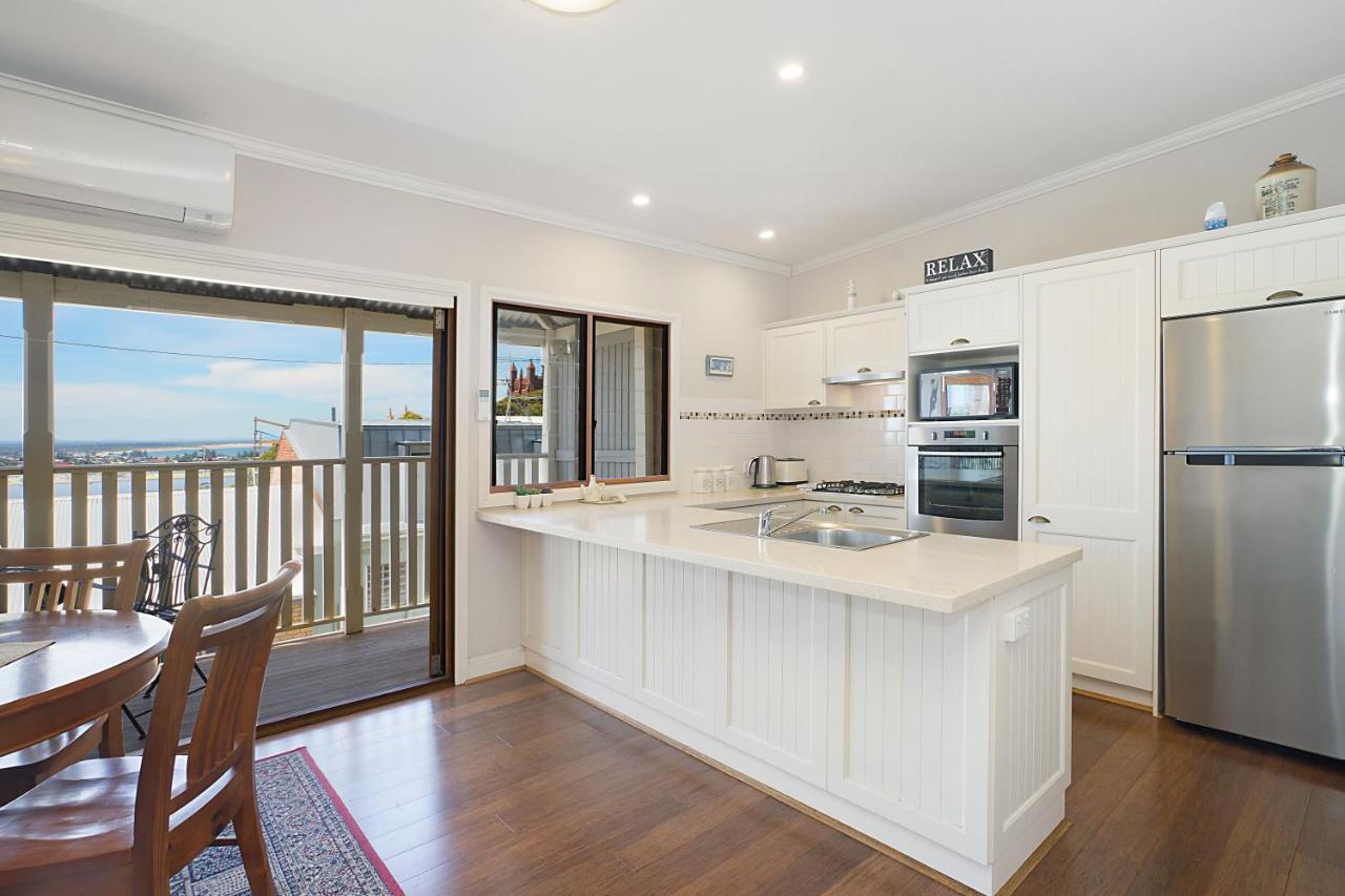 Newcastle Short Stay Accommodation - Vista Apartment Buitenkant foto
