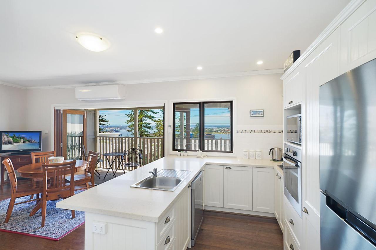 Newcastle Short Stay Accommodation - Vista Apartment Buitenkant foto
